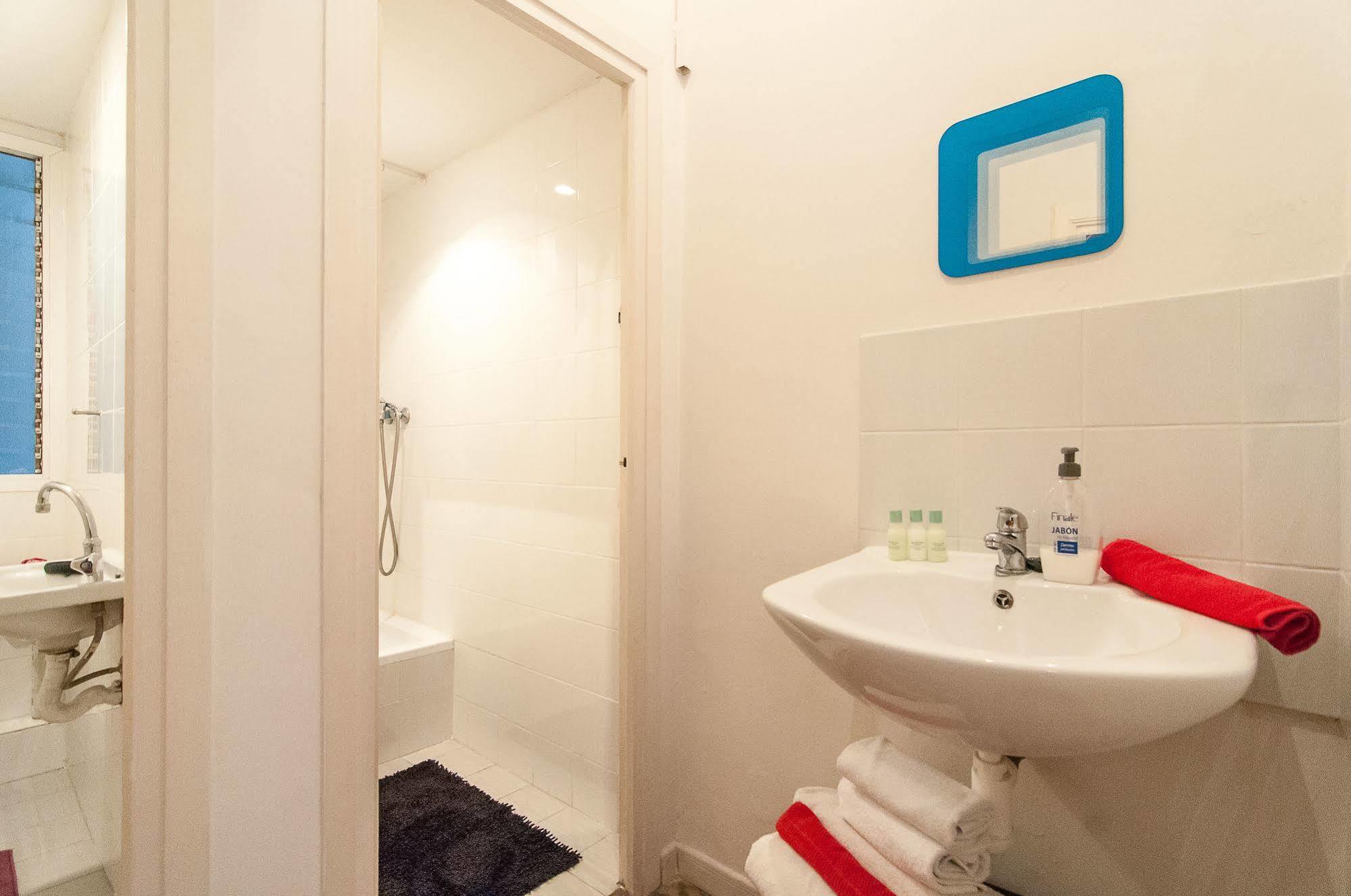 Bed and Breakfast Casa Trianon Барселона Экстерьер фото